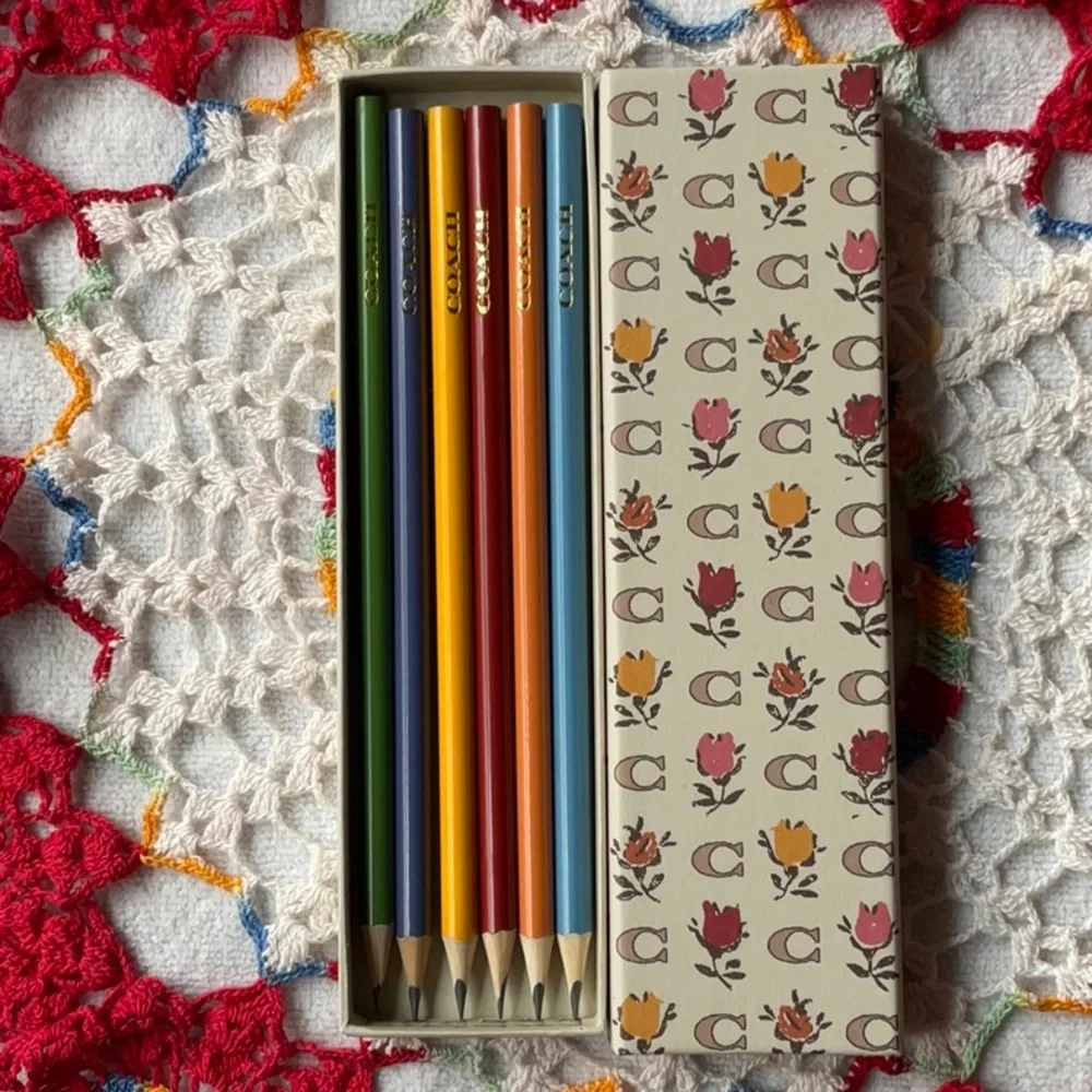 ✏️ COACH PENCIL SET WITH BADLANDS FLORAL PRINT ✏️NWT✏️